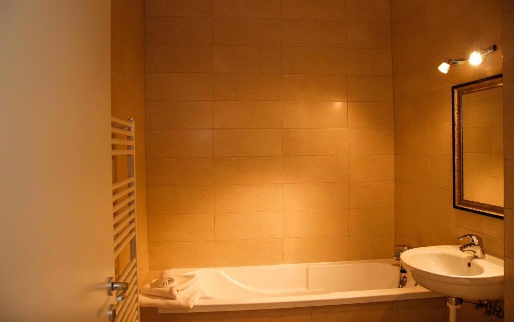 Apartament Safir Braşov Esterno foto